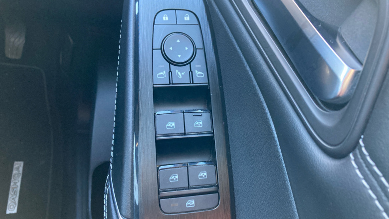 Nissan Qashqai 1.3 DiG-T MH 158 N-Connecta 5dr Xtronic Petrol Hatchback